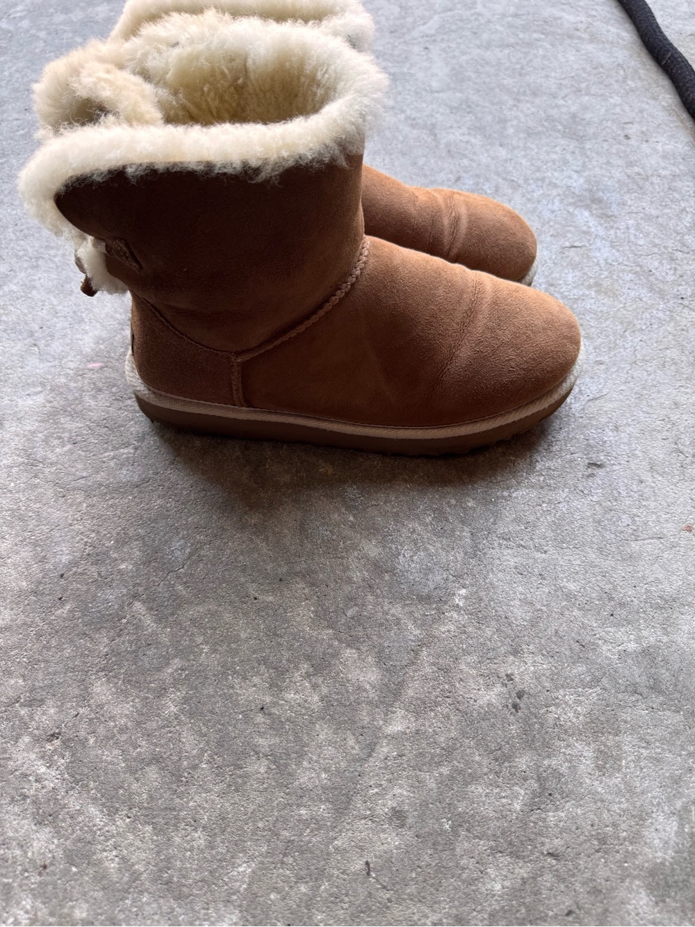 Cozy Shearling-Lined Short Boots - Chestnut by UGG